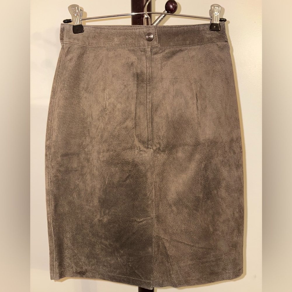 Elegant Tan Suede Skirt